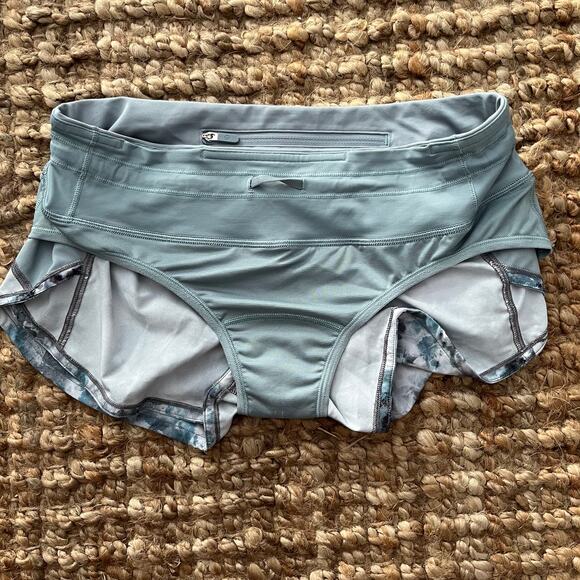 Lululemon Speed Up Low-Rise Short 2.5" Kaleidofloral Multi/Blue Cast Size 4 NWOT - Picture 9 of 10